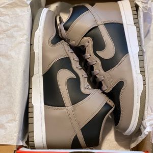 Nike dunks 7.5